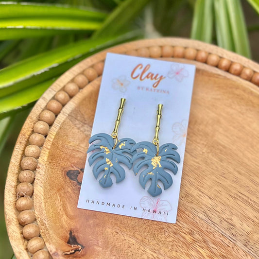 MONSTERA DANGLE (dusty blue)