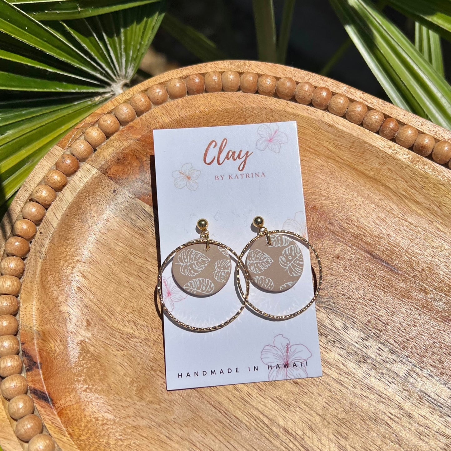 BEIGE MONSTERA (TEXTURED) HOOP