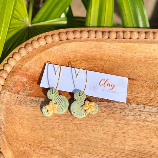 MINNIE HOOP - GREEN W/ GOLD PLUMERIA