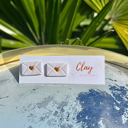 WHITE/GOLD ENVELOPE STUDS